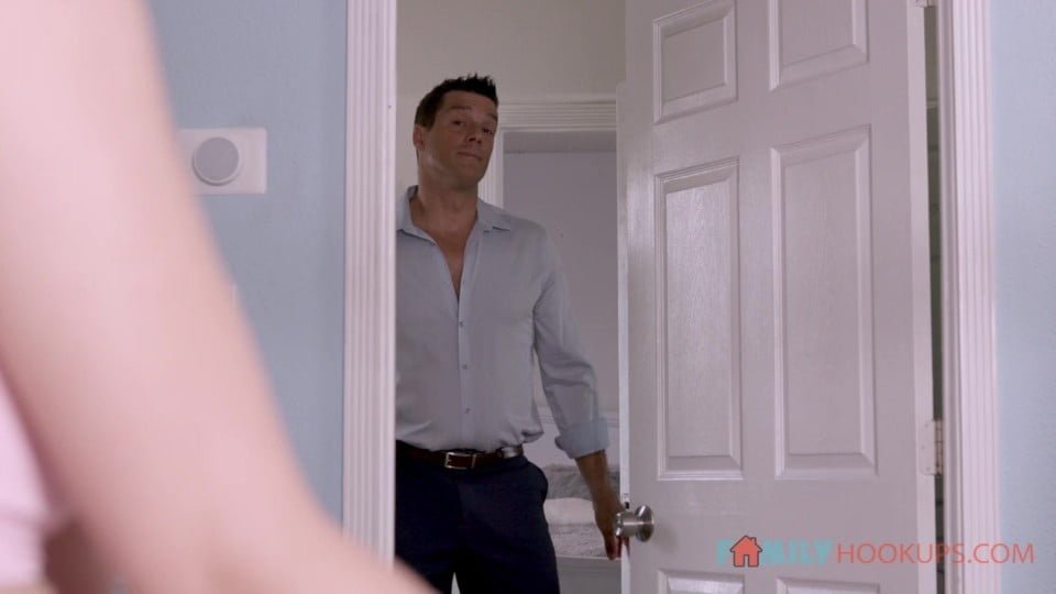 FamilyHookUps – Aubree Valentine – Aubree gets pointers from her stepdad