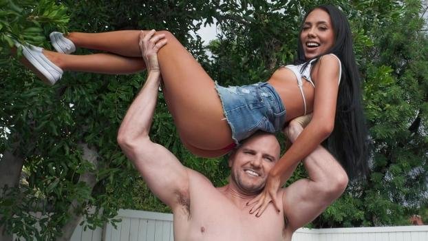 DontBreakMe – Bianca Bangs – Bianca Gets Banged Hard