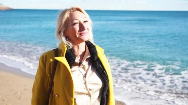 jacquieetmicheltv – Betty specially took two extra days of vacation…