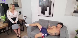 Hornysimp – Kourtney Love -Teaching StepSon How To FuckHorny