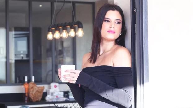 Jacquieetmicheltv – Ada, 26, is hungry for something new…