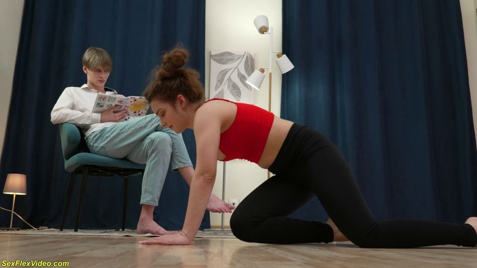 SexFlexVideo – Simona Purr – Rough Sex with a Teen Contortionist