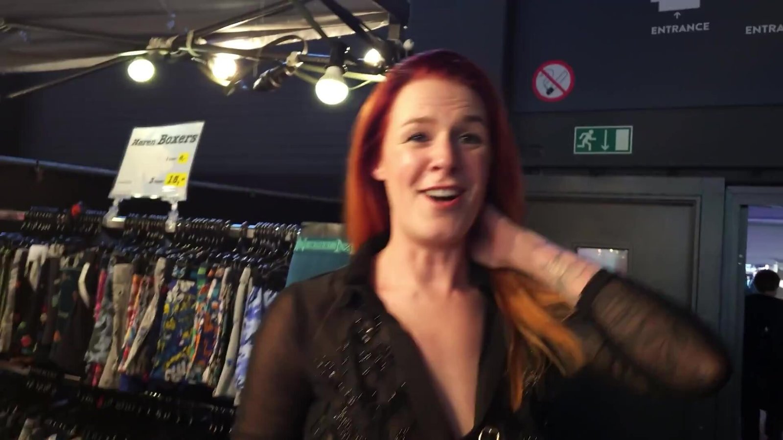 [MeidenVanHolland] – Cheffie Opgepikt op de sexbeurs