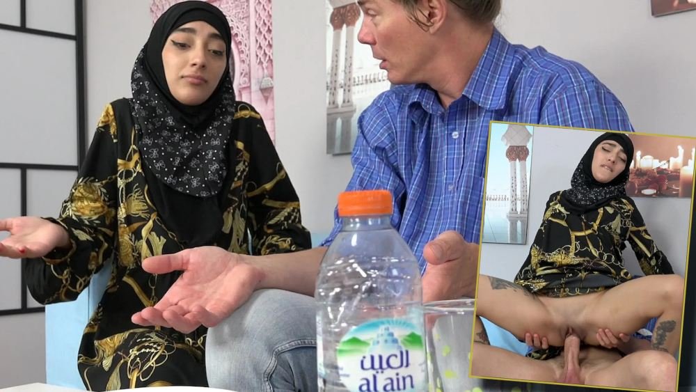 [SexWithMuslims] Lunita Galactica (Sexy Muslim babe spreads her legs instead of cooking lunch)