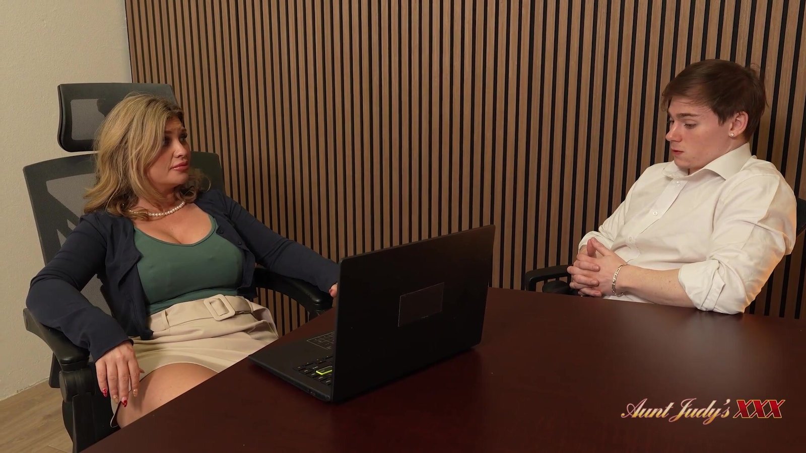 AuntJudysXXX – Professor Andie Anderson Uncovers Her Student’s Secret to Success