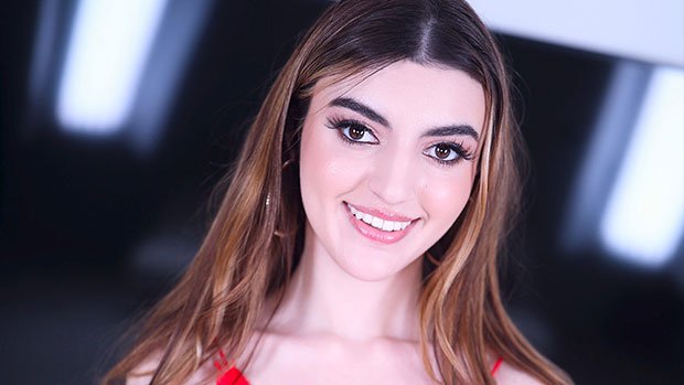 [AmateurAllure] Julia James (From Park Bench to Studio Swallow!)