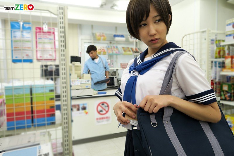 Schoolgirl Riku Minato shoplifting (uncensored) (jav)
