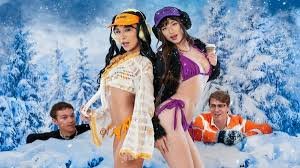 [SisSwap] Delilah Dagger, Lana Smalls – Bikini Baristas Banged By Their Blue-Balled Stepbrothers