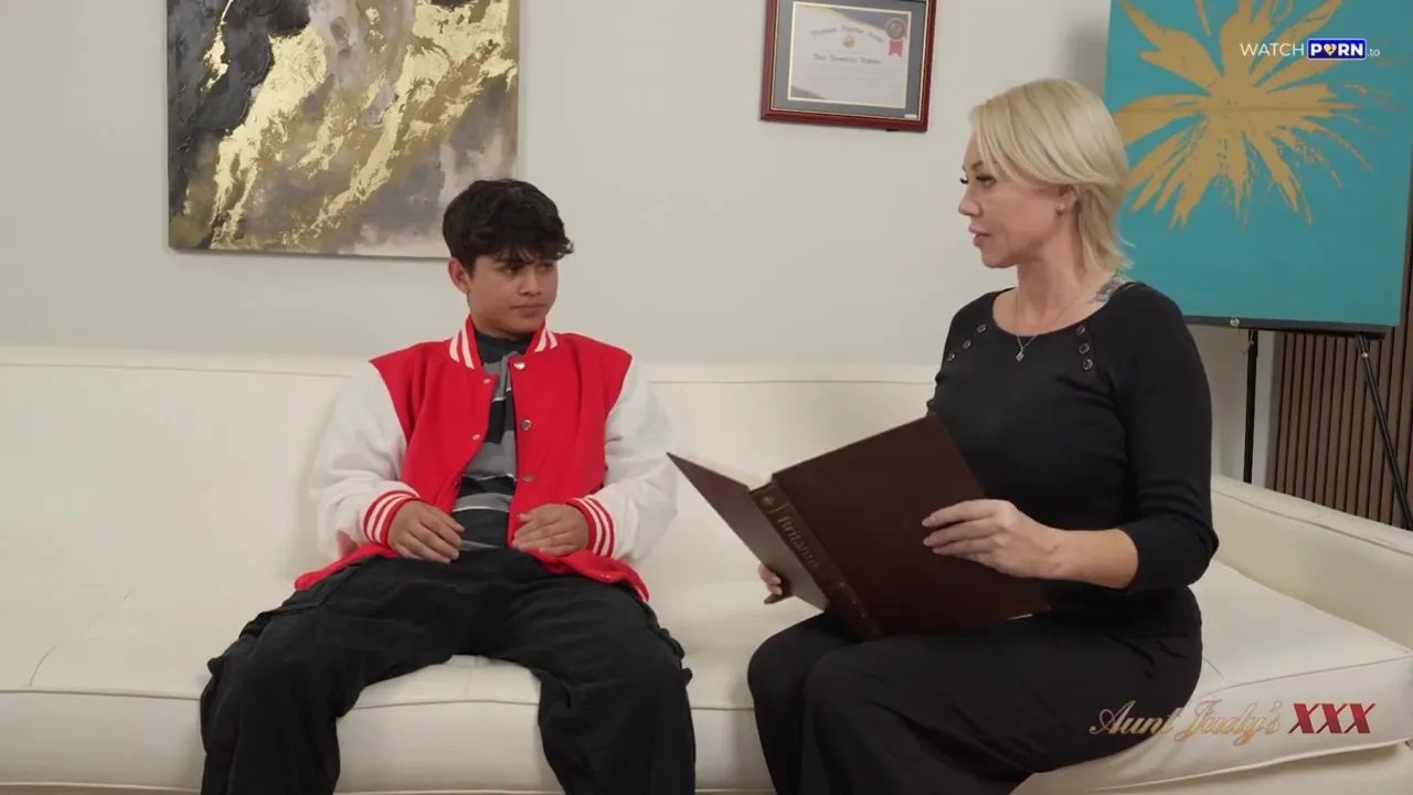 [AuntJudysXXX] Chloe Adams (Finds A New Way to Motivate Her Student)