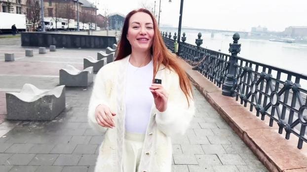 [JacquieEtMichelTV] Julia Maze (28, loves French culture!)