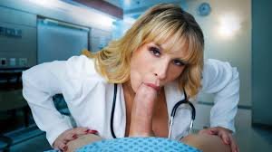 [Milf] – Carmen Caliente, Parker Ambrose – My Doctor Is a Total Mylf! She Finally Let Me Fuck