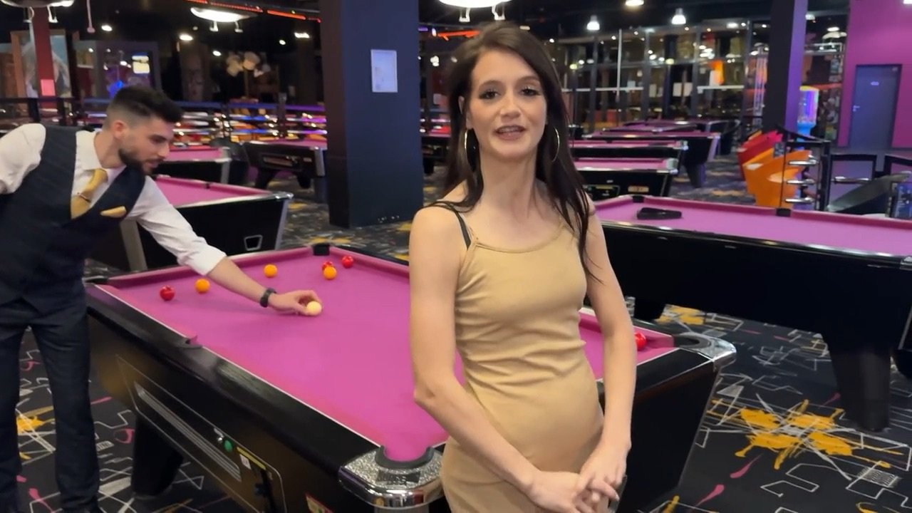 [JacquieEtMichelTV] Tina Lachippie (30, wanted to play with two particular tails)