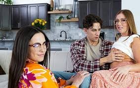 Daisy Phoenix, Kimmie Haze – Do You Want To Fuck Some Hot Missionary Girls