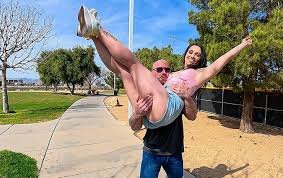 [Tiny4K] Alina Voss (Walk In The Park