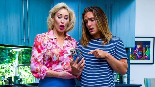 [Moms] Ryan Keely – (Stepmom Swipes Right)