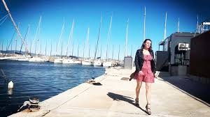 Calie (32 years old, medical secretary in Marseille!)