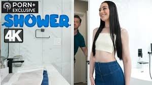 [Shower4K] Dolly Paige (Rinse The Day Away)